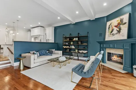 1460 West Byron Street Chicago IL 60613