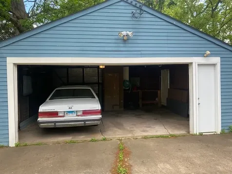 906 40TH Street Court Moline IL 61265