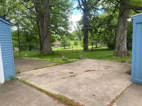 906 40TH Street Court Moline IL 61265