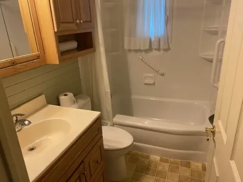 906 40TH Street Court Moline IL 61265