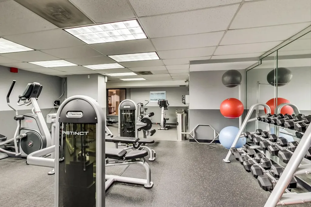 6030 North Sheridan Road Chicago IL 60660