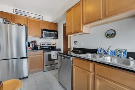 6030 North Sheridan Road Chicago IL 60660