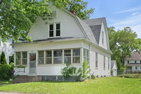 1023 16TH Street Rock Island IL 61201