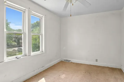 1023 16TH Street Rock Island IL 61201