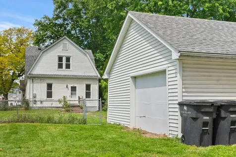 1023 16TH Street Rock Island IL 61201