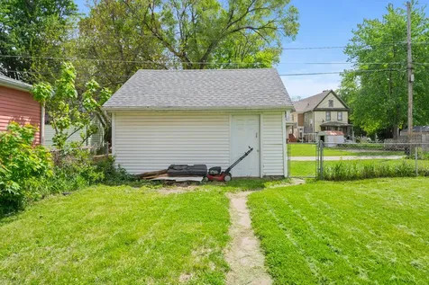 1023 16TH Street Rock Island IL 61201