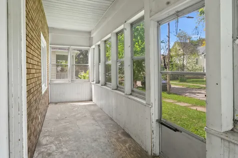 1023 16TH Street Rock Island IL 61201