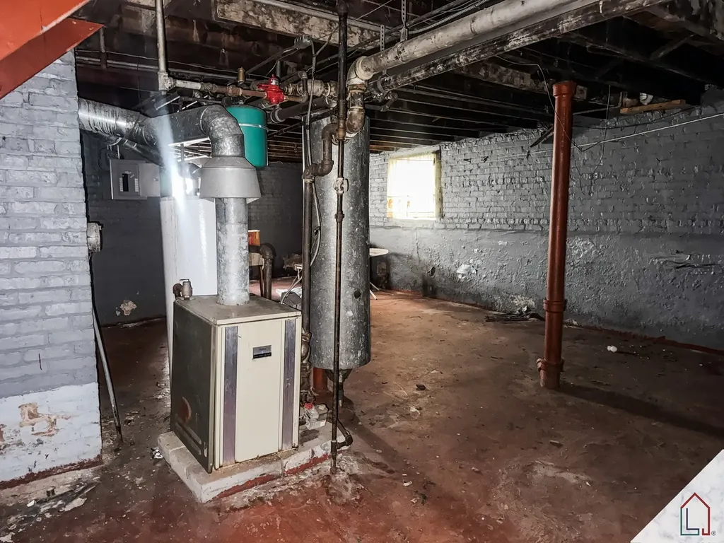 8640 South Bennett Avenue Chicago IL 60617