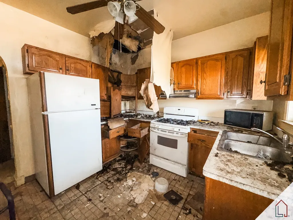 8640 South Bennett Avenue Chicago IL 60617