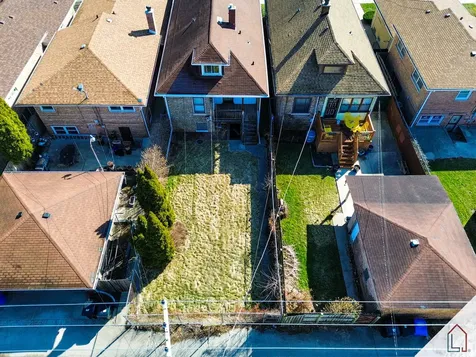 8640 South Bennett Avenue Chicago IL 60617