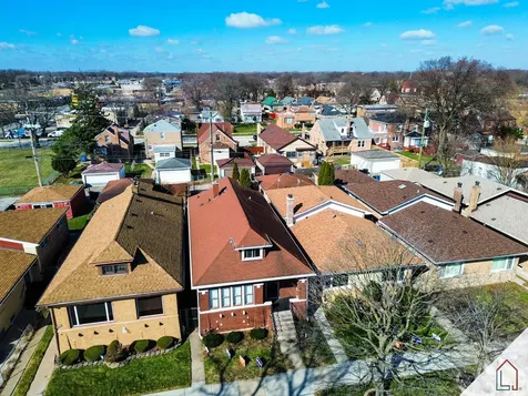 8640 South Bennett Avenue Chicago IL 60617