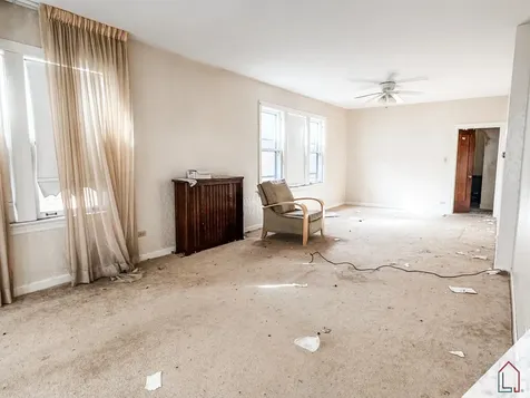 8640 South Bennett Avenue Chicago IL 60617