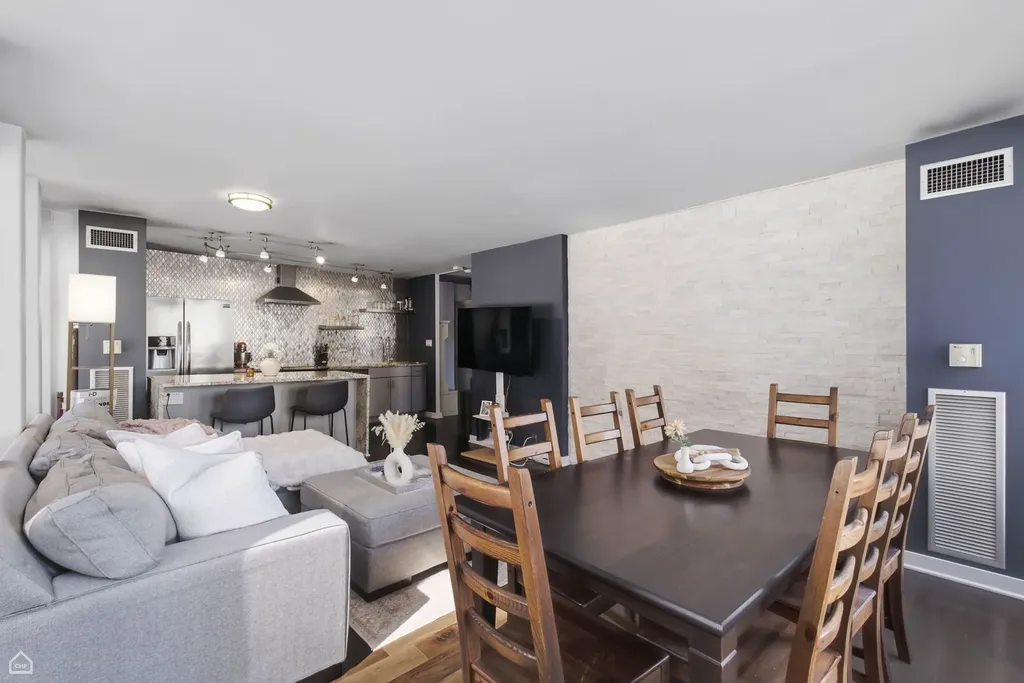 100 East Walton Street Chicago IL 60611