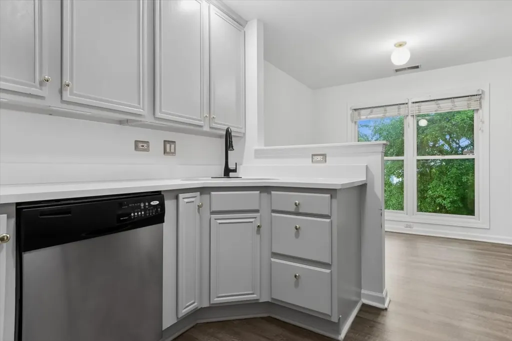 1458 Whitespire Court Naperville IL 60565