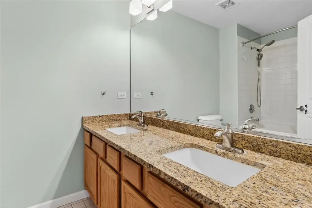 1458 Whitespire Court Naperville IL 60565
