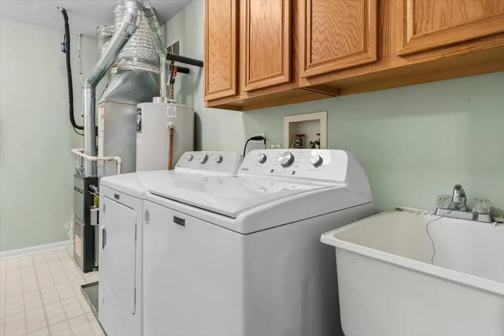 1458 Whitespire Court Naperville IL 60565