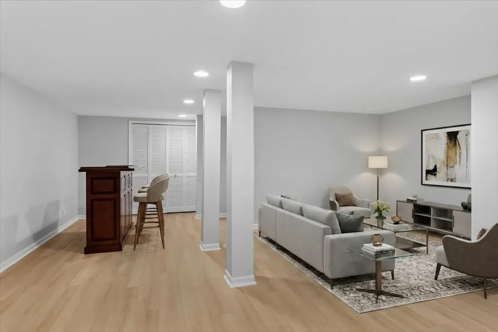 1458 Whitespire Court Naperville IL 60565