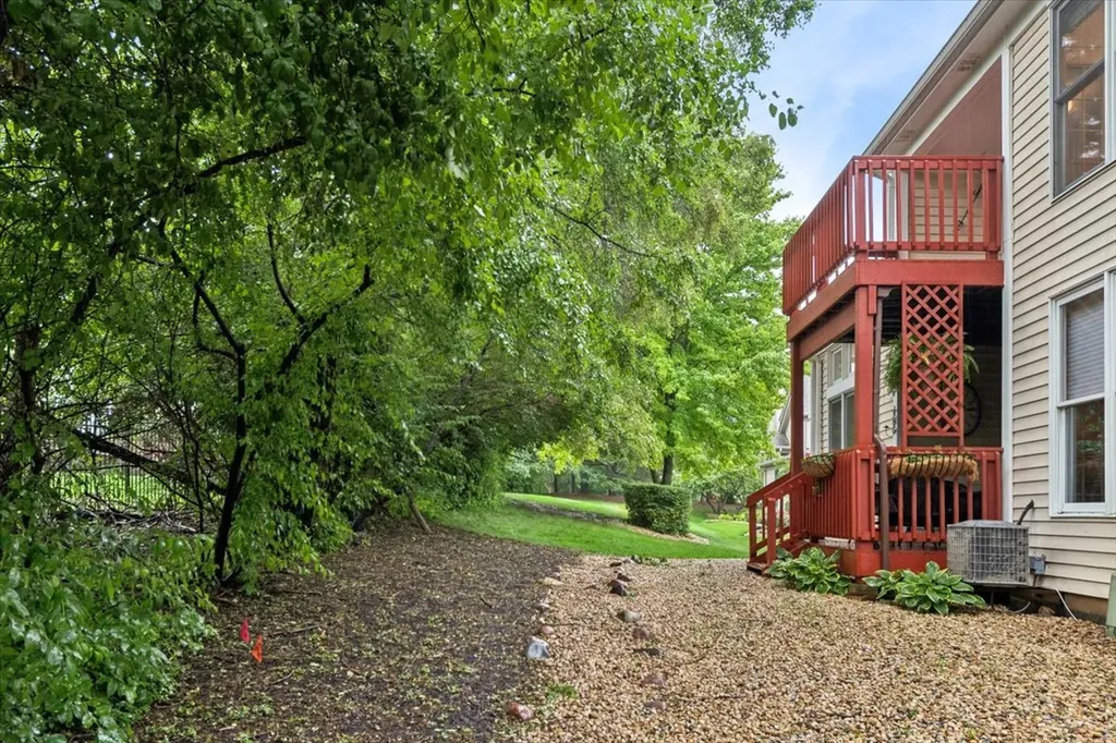 1458 Whitespire Court Naperville IL 60565