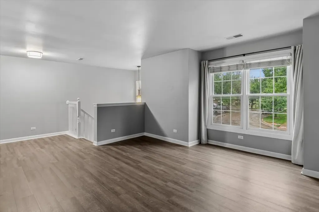 1458 Whitespire Court Naperville IL 60565