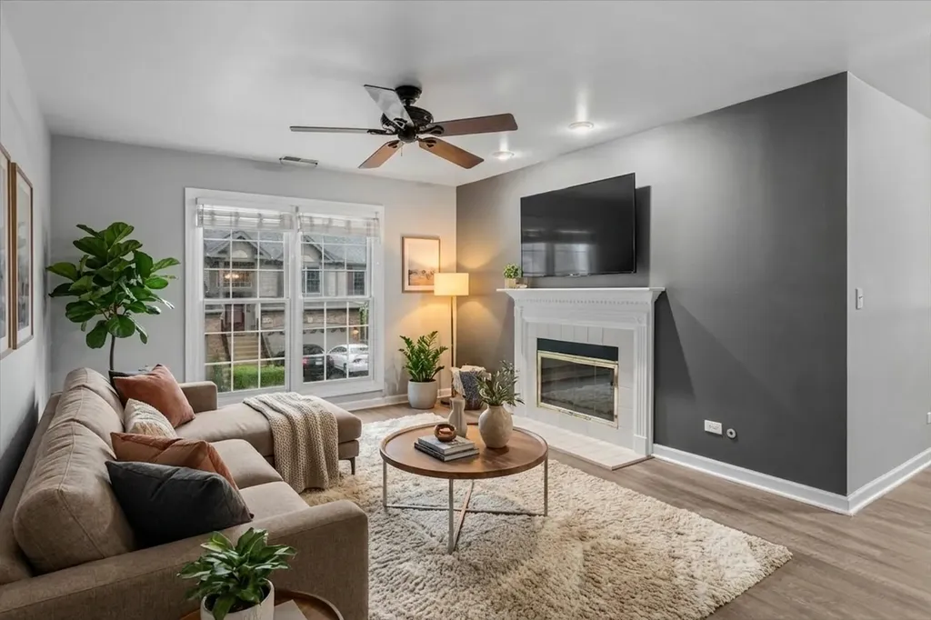 1458 Whitespire Court Naperville IL 60565