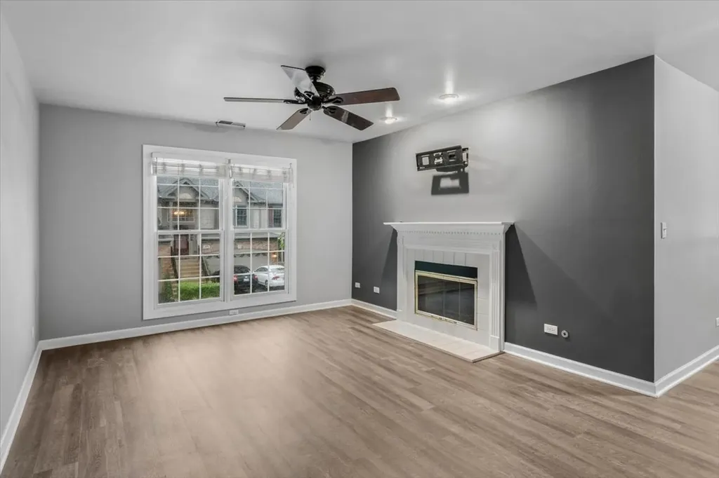 1458 Whitespire Court Naperville IL 60565