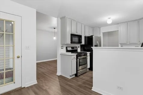 1458 Whitespire Court Naperville IL 60565