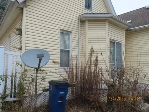 103 1ST Street Bradford IL 61421