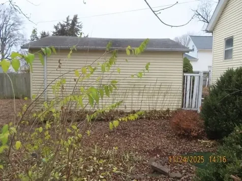 103 1ST Street Bradford IL 61421