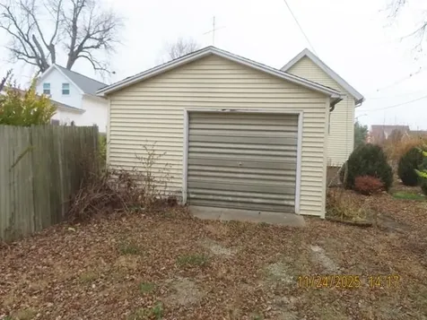 103 1ST Street Bradford IL 61421