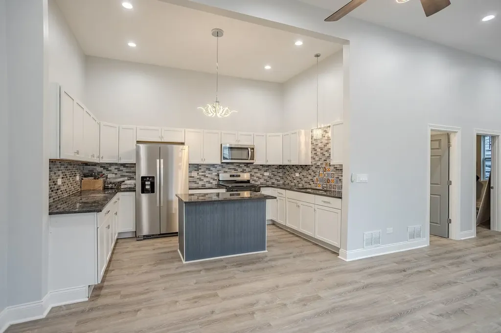 1013 West 18th Place Chicago IL 60608