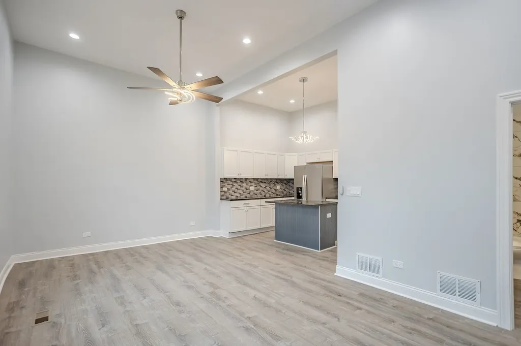 1013 West 18th Place Chicago IL 60608