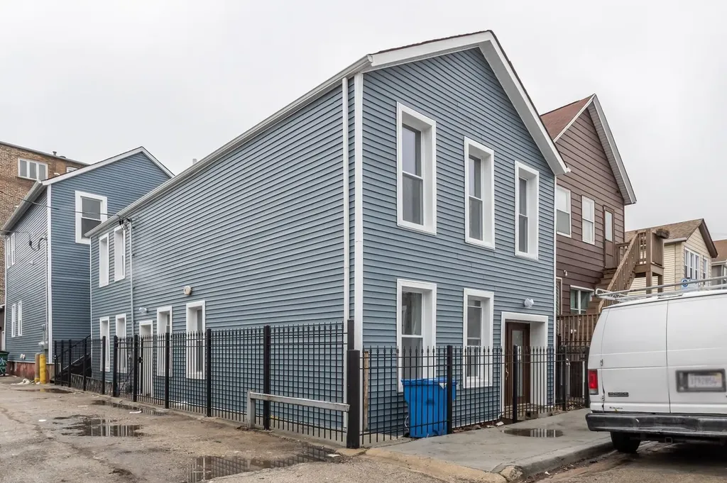 1013 West 18th Place Chicago IL 60608