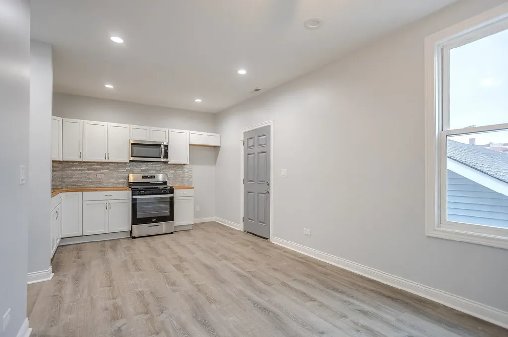 1013 West 18th Place Chicago IL 60608