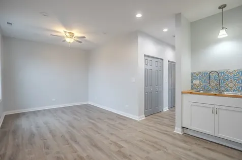 1013 West 18th Place Chicago IL 60608