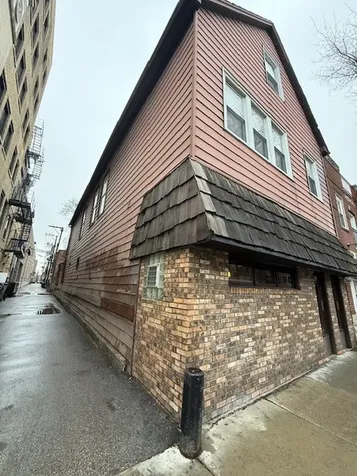 1015 West Belmont Avenue Chicago IL 60657