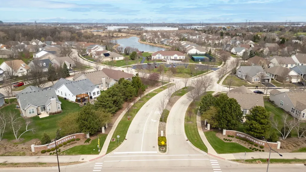 2189 Paddington Court Aurora IL 60502