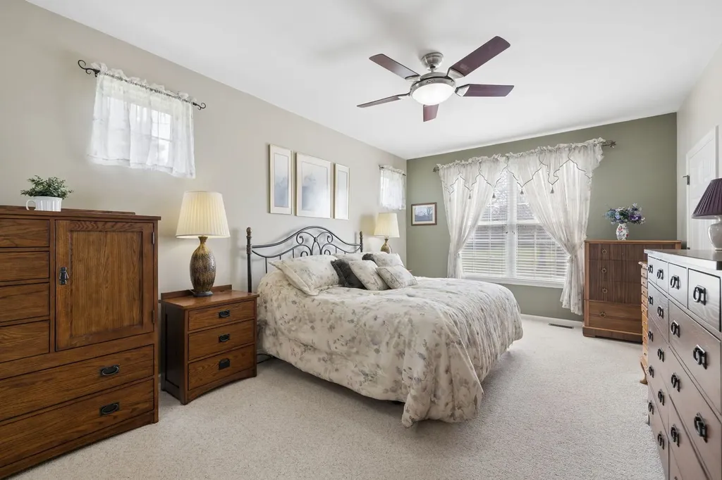 2189 Paddington Court Aurora IL 60502