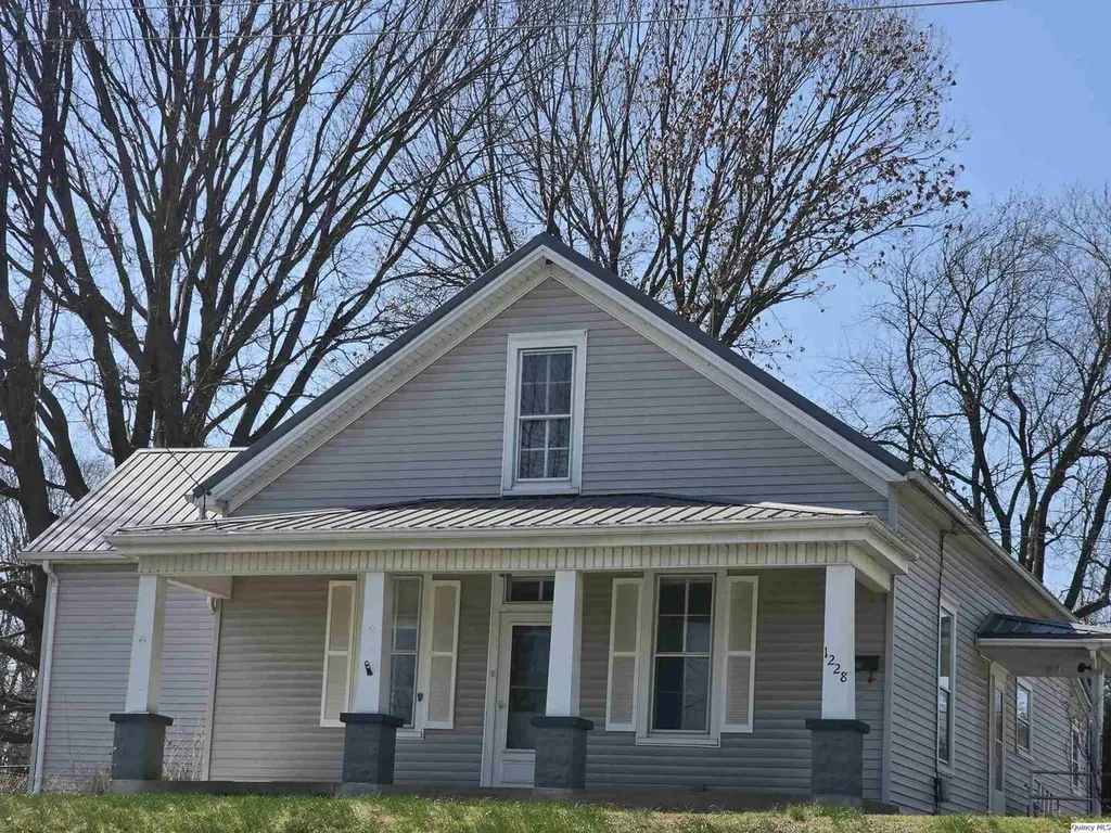 1228 South 12th Street Quincy IL 62301