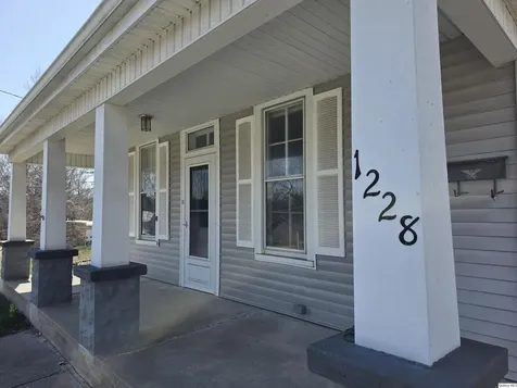 1228 South 12th Street Quincy IL 62301
