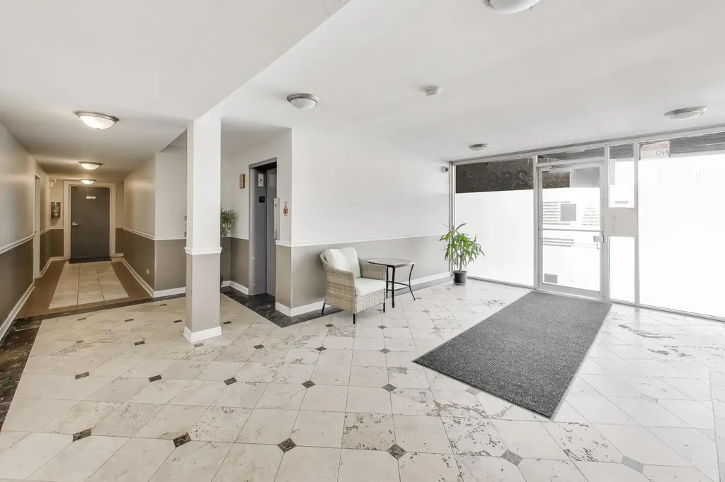 2501 West Bryn Mawr Avenue Chicago IL 60659