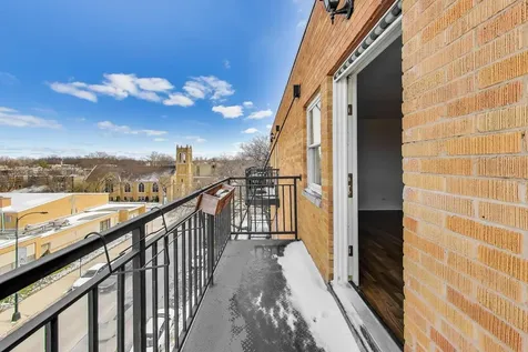 2501 West Bryn Mawr Avenue Chicago IL 60659