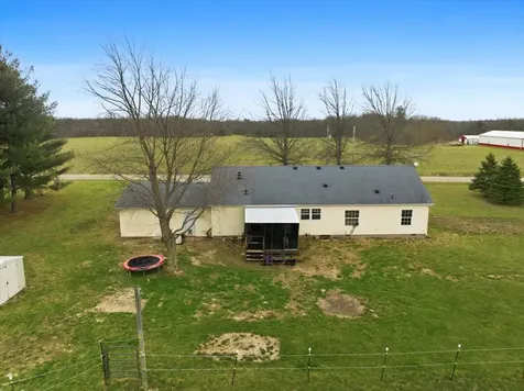 6009 Park Road Clinton IL 61727