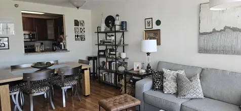 33 West Delaware Place Chicago IL 60610