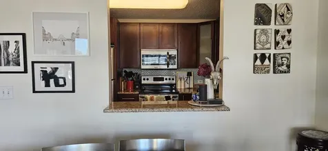 33 West Delaware Place Chicago IL 60610