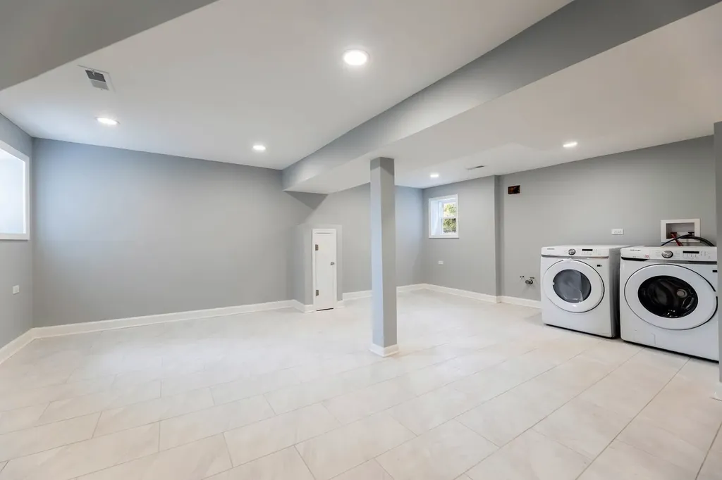 7549 South Michigan Avenue Chicago IL 60619