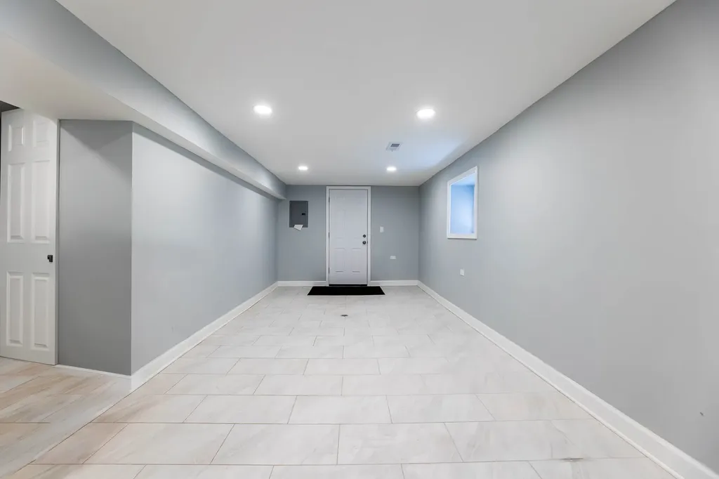 7549 South Michigan Avenue Chicago IL 60619