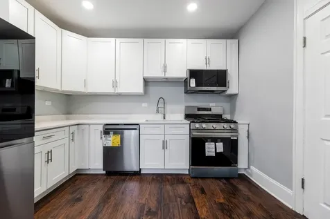7549 South Michigan Avenue Chicago IL 60619