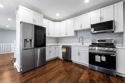 7549 South Michigan Avenue Chicago IL 60619