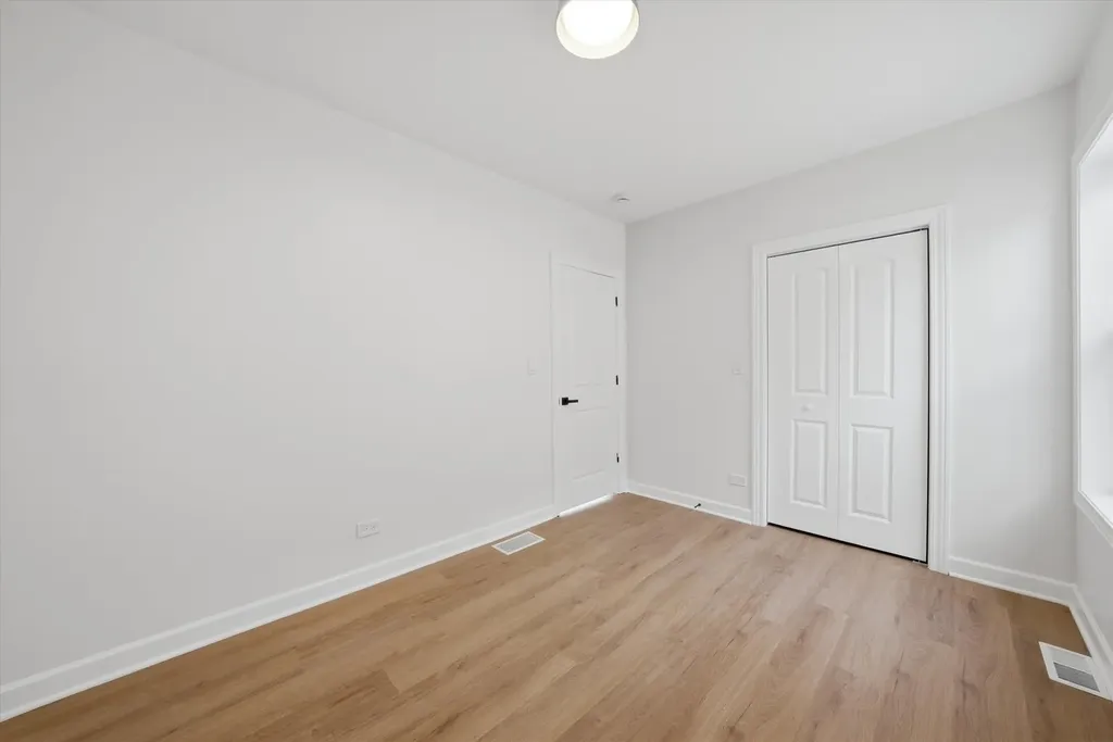 7517 South Carpenter Street Chicago IL 60620