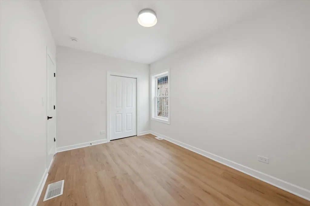 7517 South Carpenter Street Chicago IL 60620
